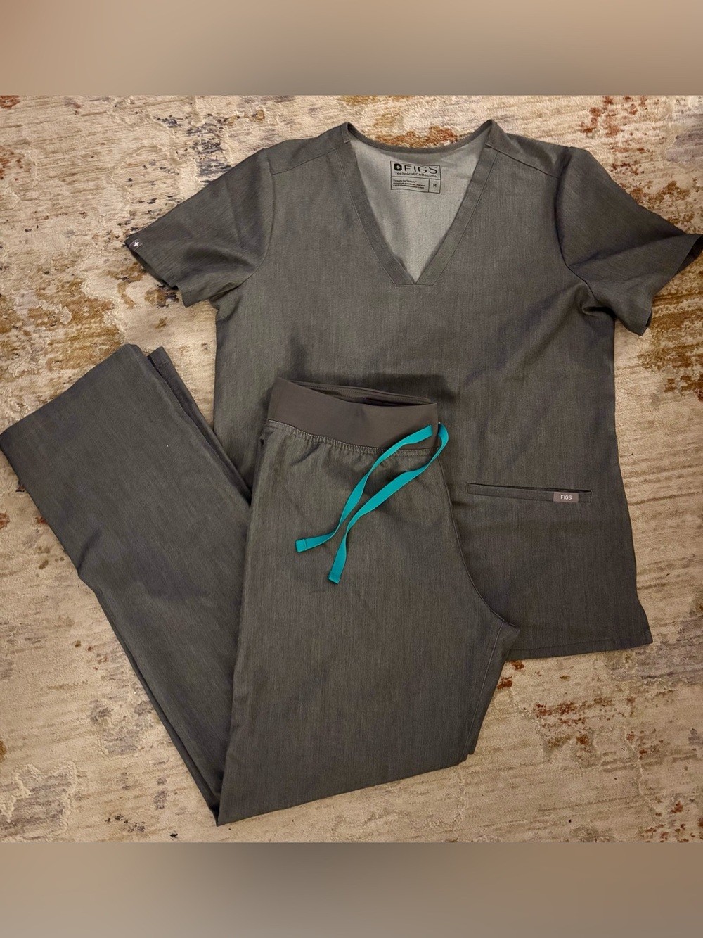 Figs Graphite Scrub Set